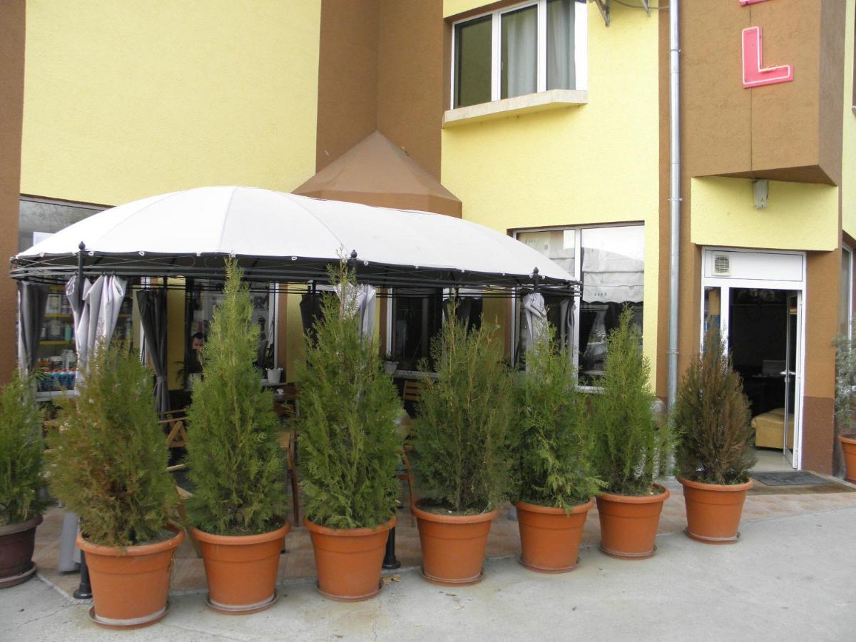 Hotel Pilevski بلاغويفغراد المظهر الخارجي الصورة
